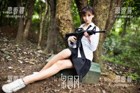 GIRLT果团网 - 何梦兮Stacy的豹纹精选！穿上它，我就是野生动物园的明星，哈哈。