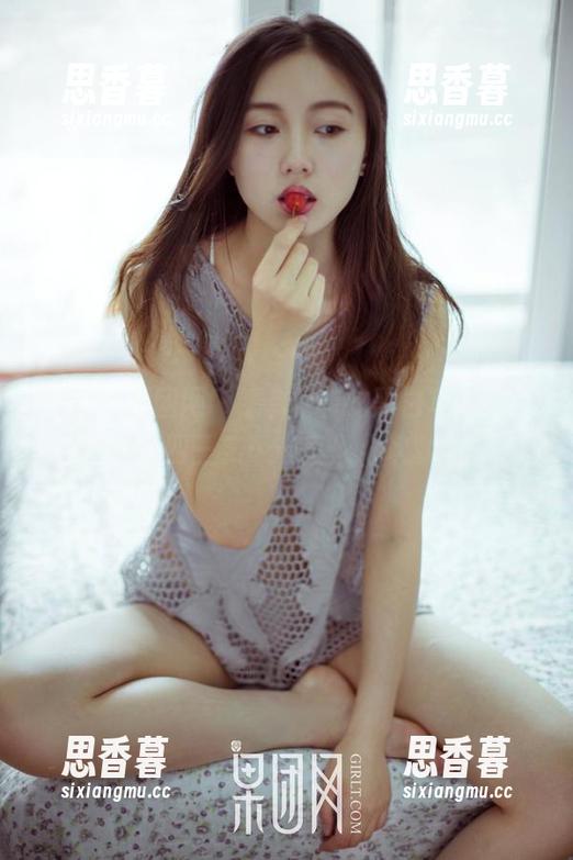GIRLT果团网 - 看龚玥菲的黑白写真集，省去五四三二……直入心坎就是了