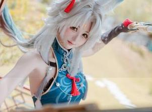KuukoW和她的灰色比基尼：如何把搭配的别致融入高清写真集？