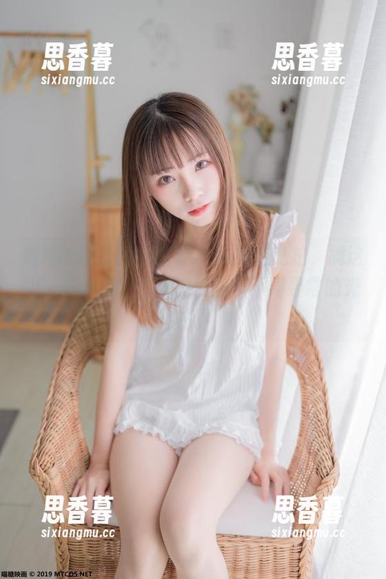 喵糖映画原图竟然有JK妹妹的私拍，搁这儿一些小细节，似乎闪烁着不同寻常的光芒。
