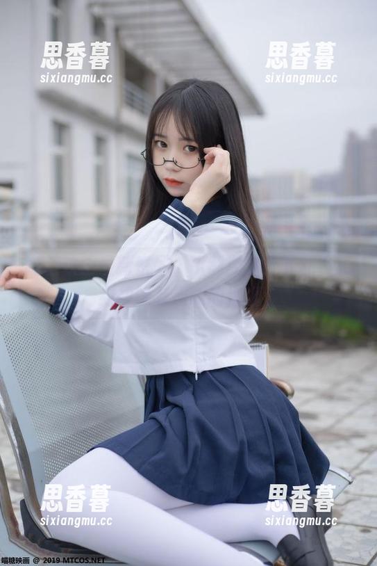 喵糖映画最新系列，jk制服少女黑丝，简约却饶有趣味的挑逗。