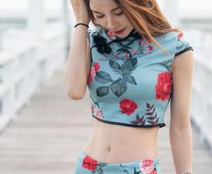 MiStar魅妍社 - 啧啧,原图里的妹妹把我壁纸全打到水了!糯美子Mini真有一套。