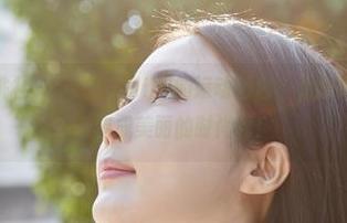 MiiTao蜜桃社 - 下载琉璃lily的运动图包，看她如何把“跑步”变成美丽的时尚秀！