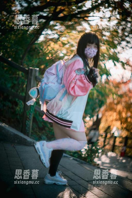 Mimmi(밈미)的海边cos，谁还在家里打游戏呢？