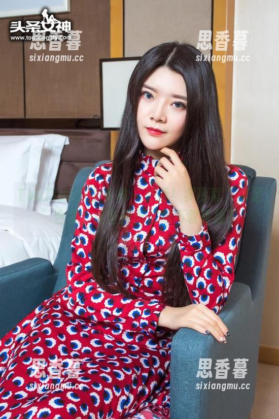 TouTiao头条女神 - 更新！罗蔓蒂“裸足”合集，这些画面你敢不敢直视？