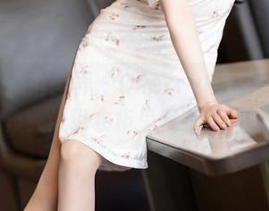 XIAOYU语画界 – Cherry樱桃酱的套装高清图集：谁说衣柜里只有单调的黑白？