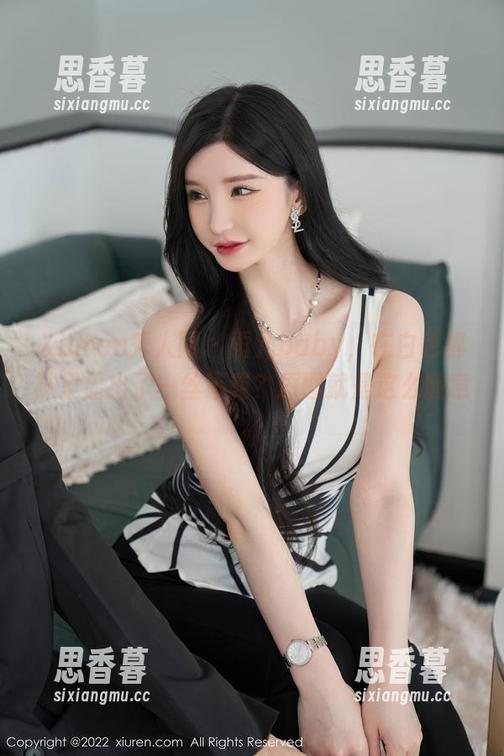 Xiuren秀人网 - 雨儿baby，在白色棉袜里显出了一丝不羁？原图就是这么随意。