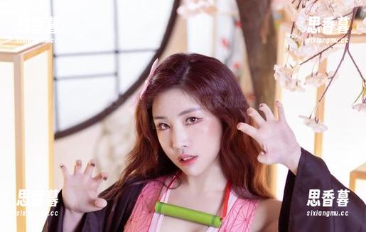 Yebin(전예빈)的职业装写真，定制的细节如此撩人，默默做个旁观者总没错吧？