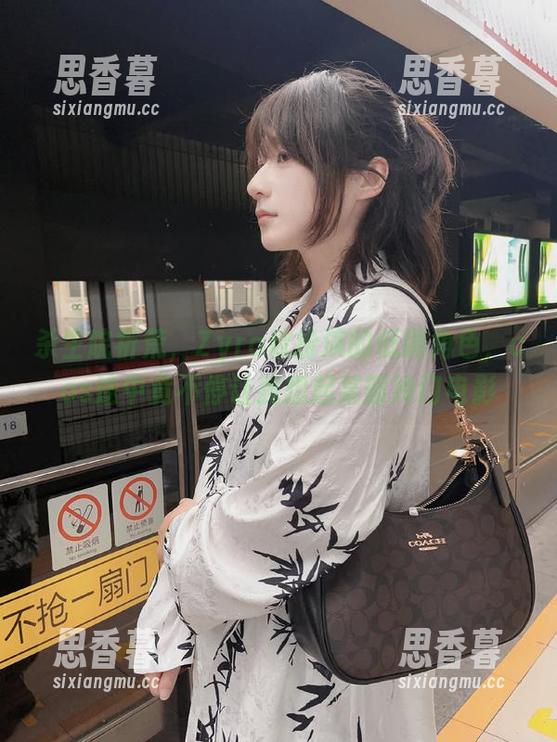 杀生院祈荒，Zyra秋扮演的低调角色，cos途中竟不停让我想起某部冷门电影