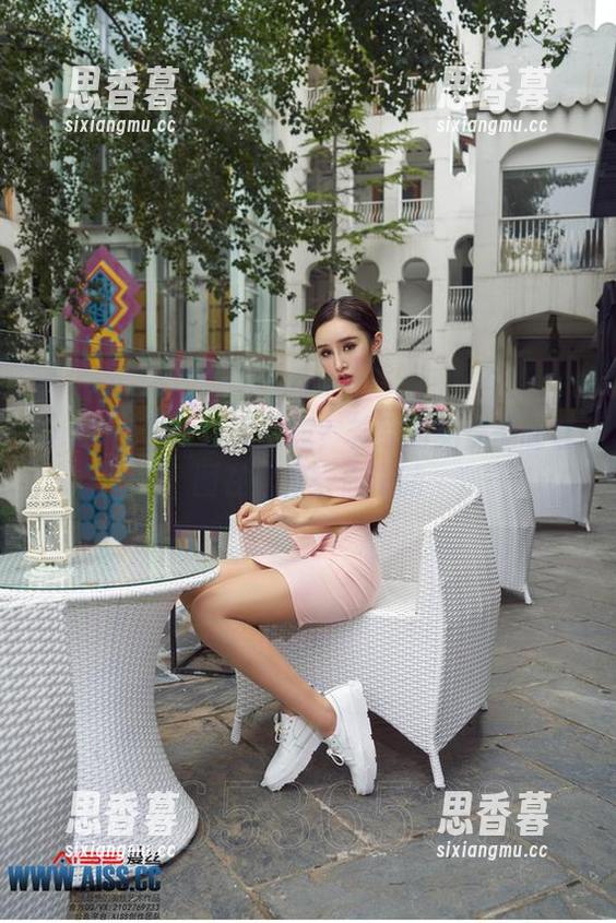 aiss - 为什么要花钱？若兮的免费圣诞套图在这里给你洗脑