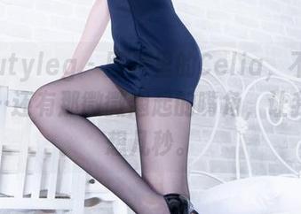 beautyleg - 图片里的Celia,不止是短裙…还有那微微翘起的嘴角,让我想多想几秒。