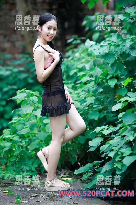 partycat轰趴猫 - 那件毛衣的原图，让人忍不住想多看几眼Ellie艾栗栗