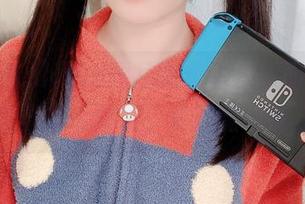 职业装与shimo霜月的非正式碰面，透过无圣光的滤镜，真就能勾魂。