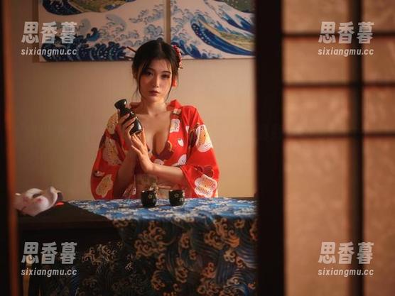 我以为泳衣的色彩不够丰富，直到我看到了高清里的一米八的大梨子