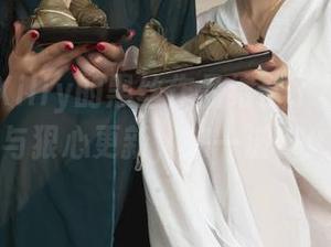 丽柜 - Xilly的黑丝作品结合了极致美感与狠心更新，来一波？！