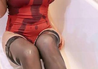 丽柜 - 别眨眼！文芮的网袜作品，每一张都让我目不转睛…