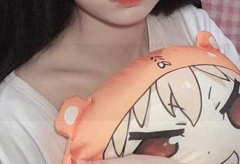 佳佳酱ovo的图集：看姐姐的每一个动作，心里默默咽口水。