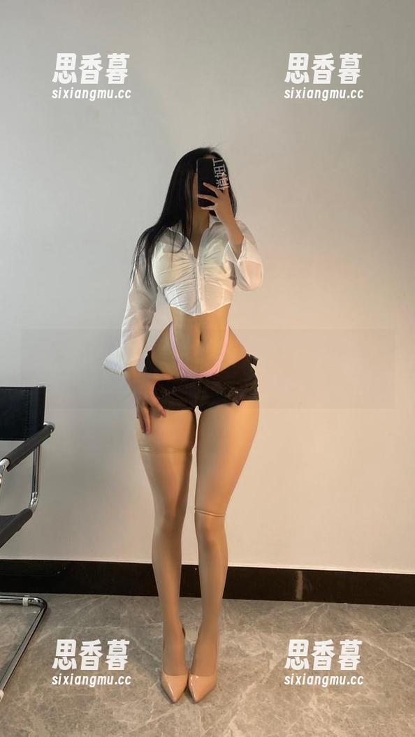微密圈 - 书不如人，俏妞t的丝袜美腿全集直接拍出了整个夏天的气息！