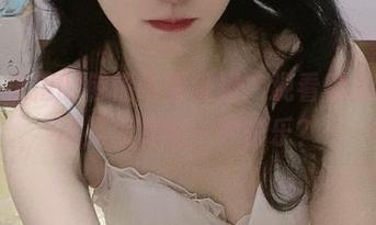 难以抗拒的倦倦喵露背裙，观看别人的原图是怎样的一种快乐？