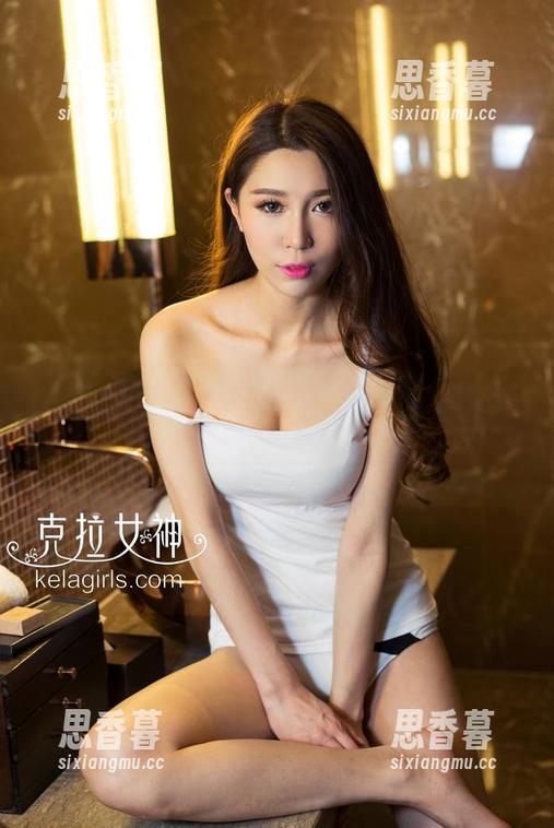 克拉女神-凌雪 克拉女神 - 凌雪的粉色图包更新:这颜色是不是在致敬棉花糖?