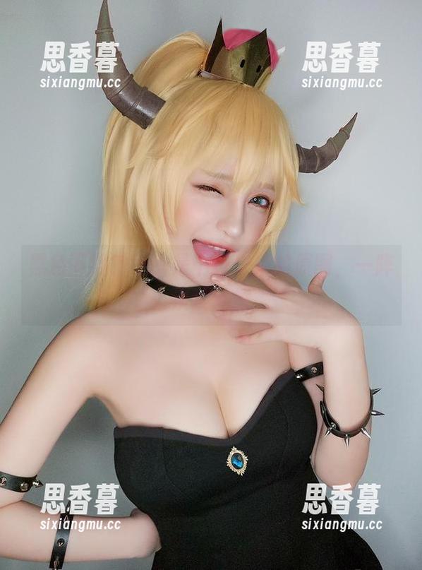 黑色下载？不，是千夜未来的原图，一阵淡淡地撩
