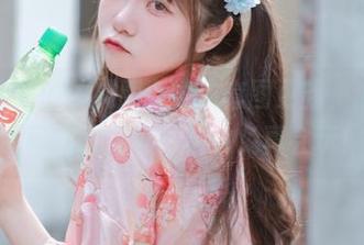 新鲜出炉的体操服女学生套图更新，怎么那么可爱呢，可可小白兔真会玩！