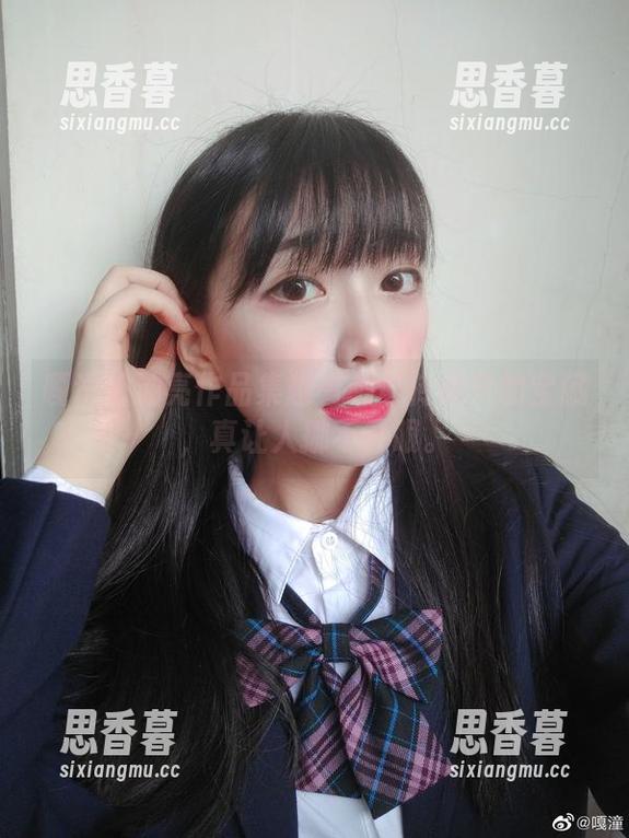 嘎潼的油亮作品集越看越像传说中的宝藏，真让人挪不开眼。