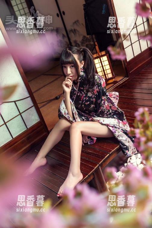 头条女神 - 小小鱼的双马尾法宝，写真集下载等你来试试！