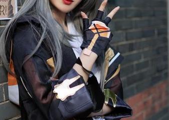 又有更新了,妖君白研穿校服的写真……我只想说,太会选衣服了吧!