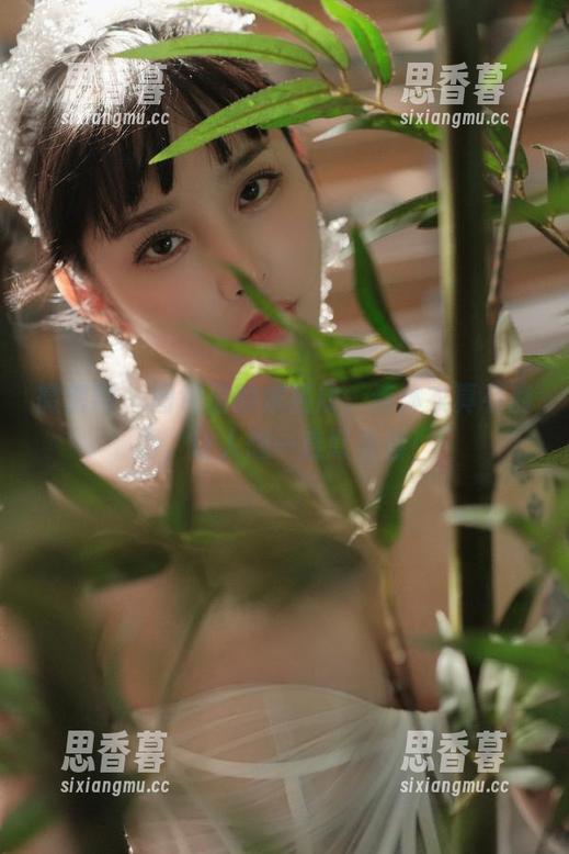 微密圈 - 图包里的宋昱欣，连体衣真有魔力，让人想一直盯着看！