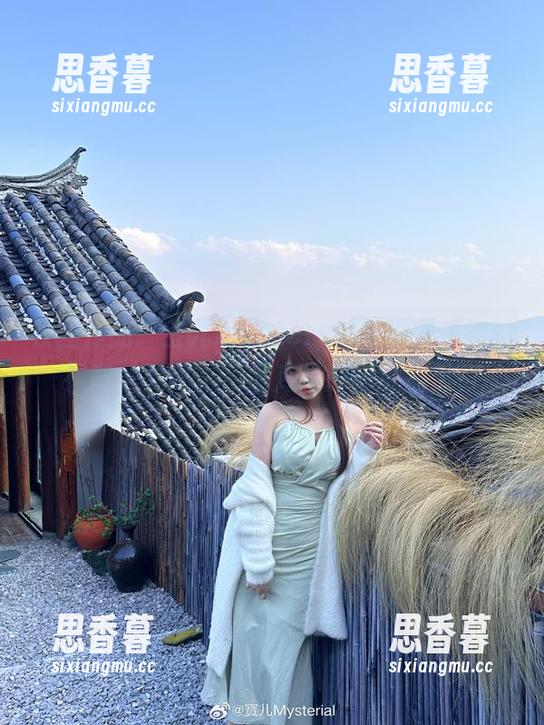 校园作品：宝儿mysterial与校园植物的神奇‘对话’，图库里的绿意盎然！