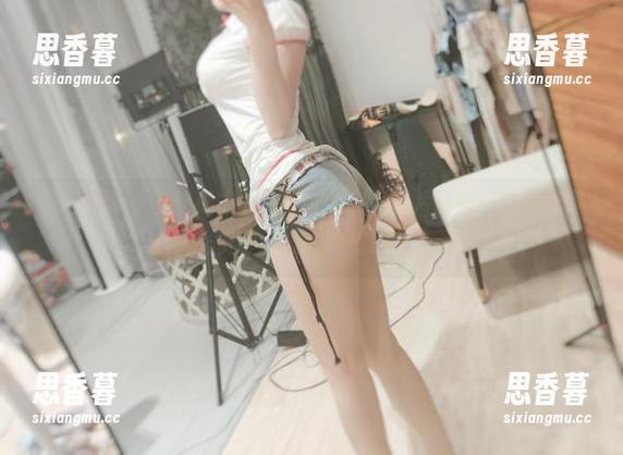 微密圈 - 小玉吃果冻的马甲线系列，图片里每一寸都流露出安静而强大的气息……