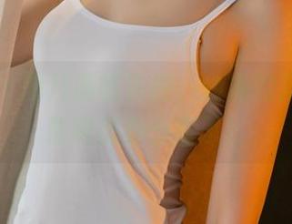 尤果网 - 图片濒临失控,仙妮的定制职业装跑出办公室了!