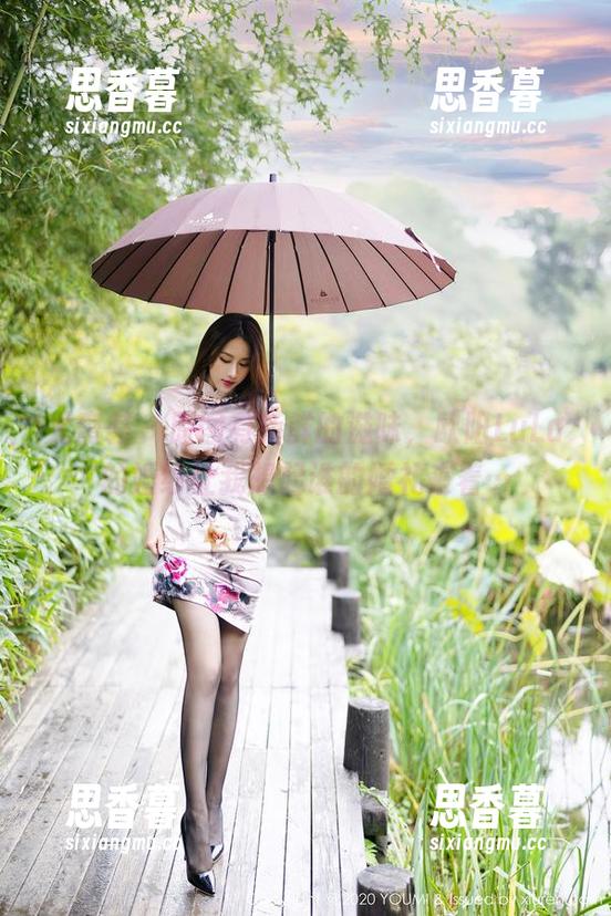 尤蜜荟 - 原图有新鲜的滋味，欧阳LuLu的婚纱让我想起谁的婚礼来着…