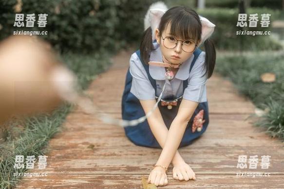来一发幼水铃衣短裤写真，证明一下：短裤并不会让你的腿短！