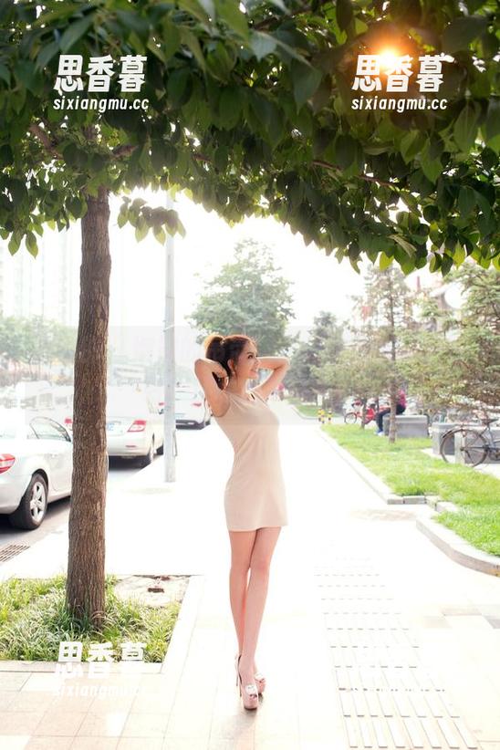 推女郎 - 娜露的吊带美图，壁纸我已经设好，还敢说不够美？