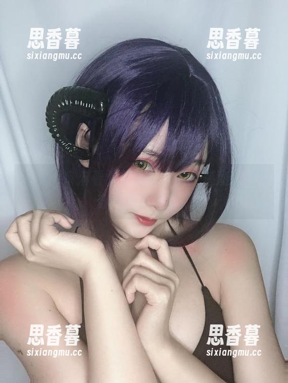 cósay麻麻看雪是青水！科技魅魔的写真穿越到了你家！