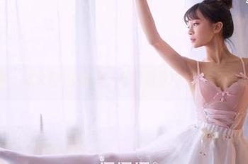 果团网 - 这美图中的女王,敢问通灵儿看了会不会脸红?