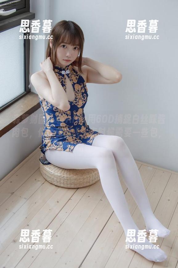 森萝财团 - 当Aika用60D捕捉白丝踩酱肉包，你会觉得人生有时候需要一些包，哈哈！