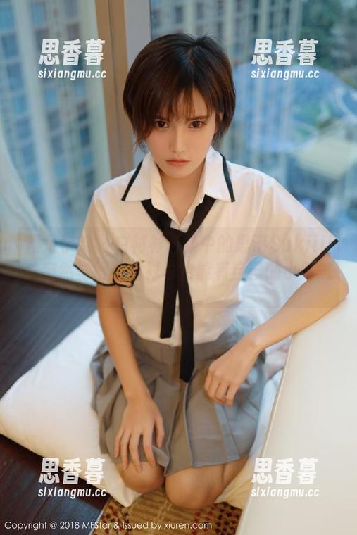 模范学院 - 白衬衫合集中的思淇Sukiiii：突然觉得，白衬衫也能有自己的小脾气。