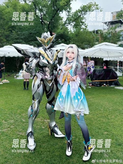 橙喵 橙喵:夏日最新cos,热到直呼“快来救我”!