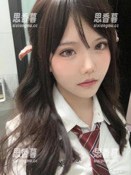 下载前必看：洛可ss的小红帽，让图库和你一起闪耀！