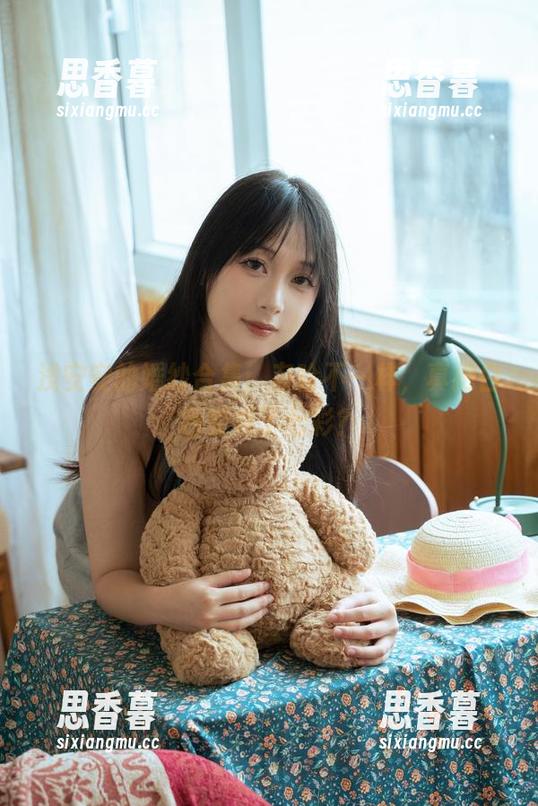 浅安安的婚纱合集：有啥不一样，真把白色变成了七彩？
