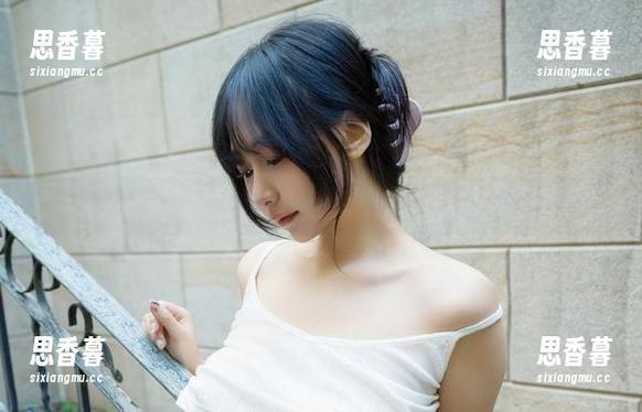 看浅安安如何用体操服和网盘的写真玩转每一个小细节！