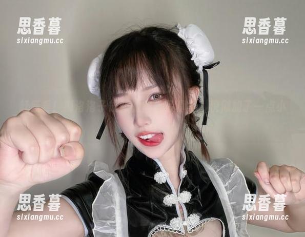 赶紧看！狐洛洛子最新的肉丝写真集，貌似加了一点小辣！