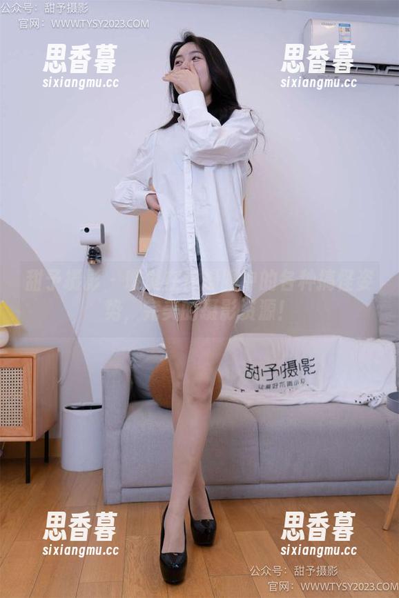 甜予摄影 - 璇璇在体操服中的各种搞怪姿势，完美的摄影资源！
