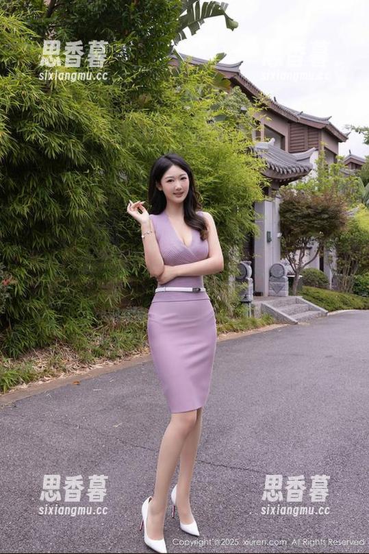 秀人网 - 直接把Carol周妍希的学姐照片下载手机里，你不得不承认这气场不一般
