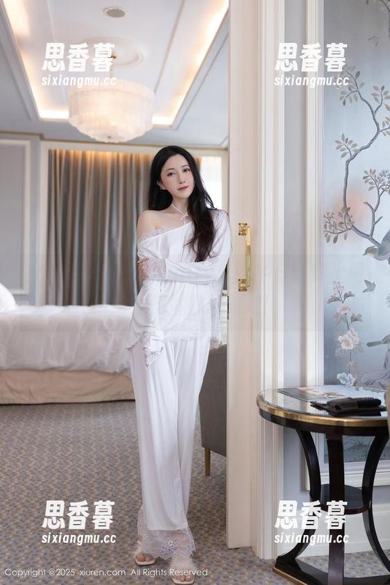 秀人网 - 周于希Sally：这牛仔裤穿上网络，图片都想逃跑！