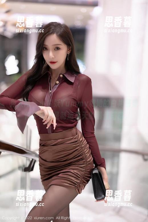 秀人网 - 小蛮妖Yummy和她的白裙图集，似乎确实是制造春天的最佳搭档。