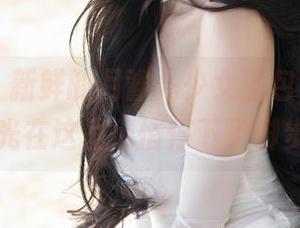 秀人网 - 新鲜的月酱儿少女图包，仿佛时光在这里悄悄停下了脚步